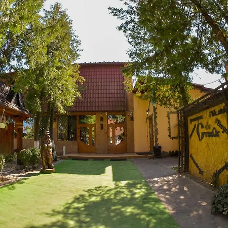 Stizhok & Restaurant Hotel *